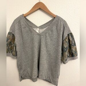 Anthropology Daily Practice puff sleeve moss camo print size medium